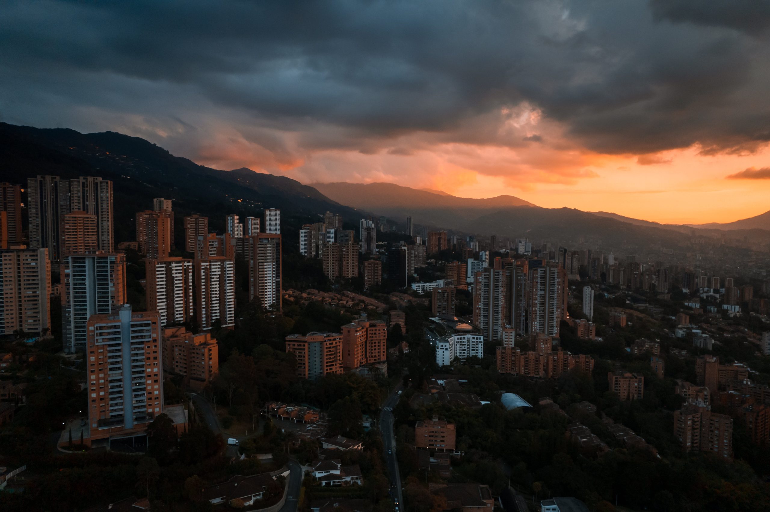 invertir en bienes raíces en Colombia